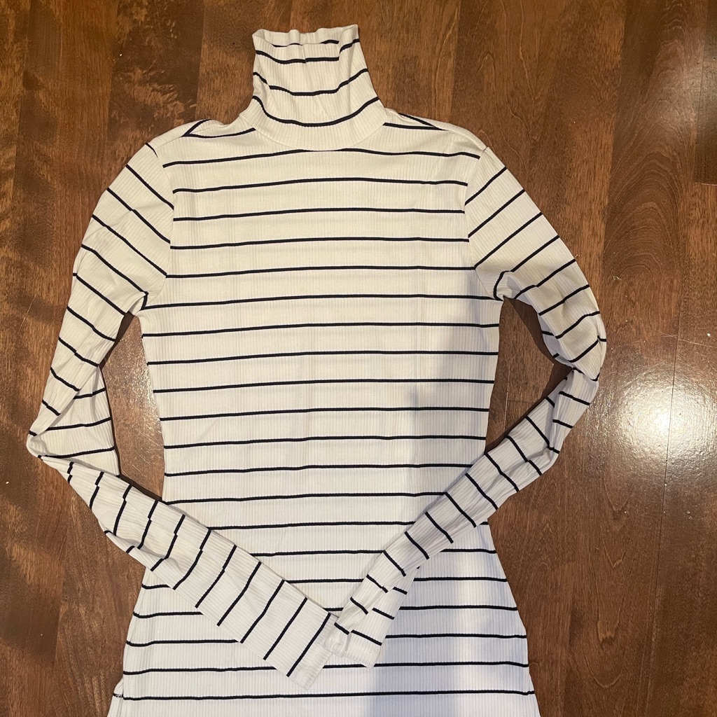 Rw&Co. White And Black Ribbed Turtleneck